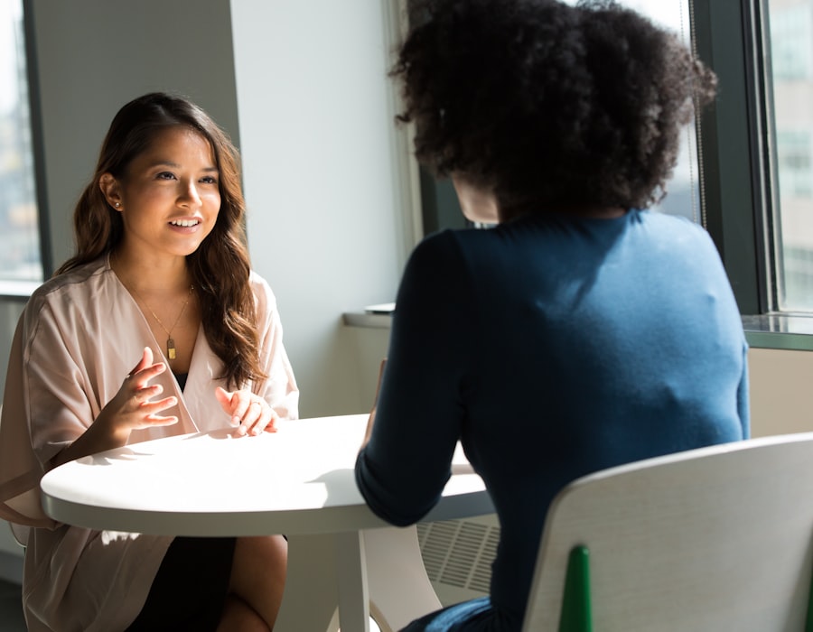 A ResumeCroc writer in a one-to-one consultation with a client